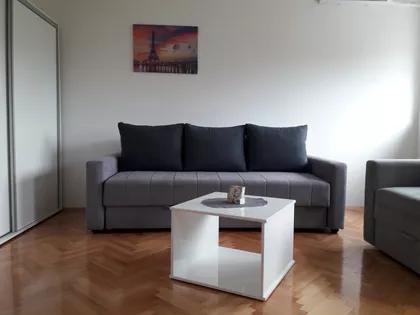 Obrenovićeva | 4zida.rs