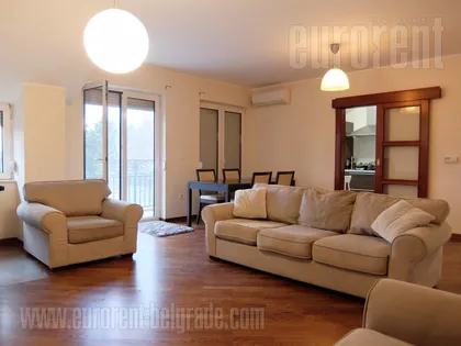 DEDINJE BELI DVOR | 4zida.rs