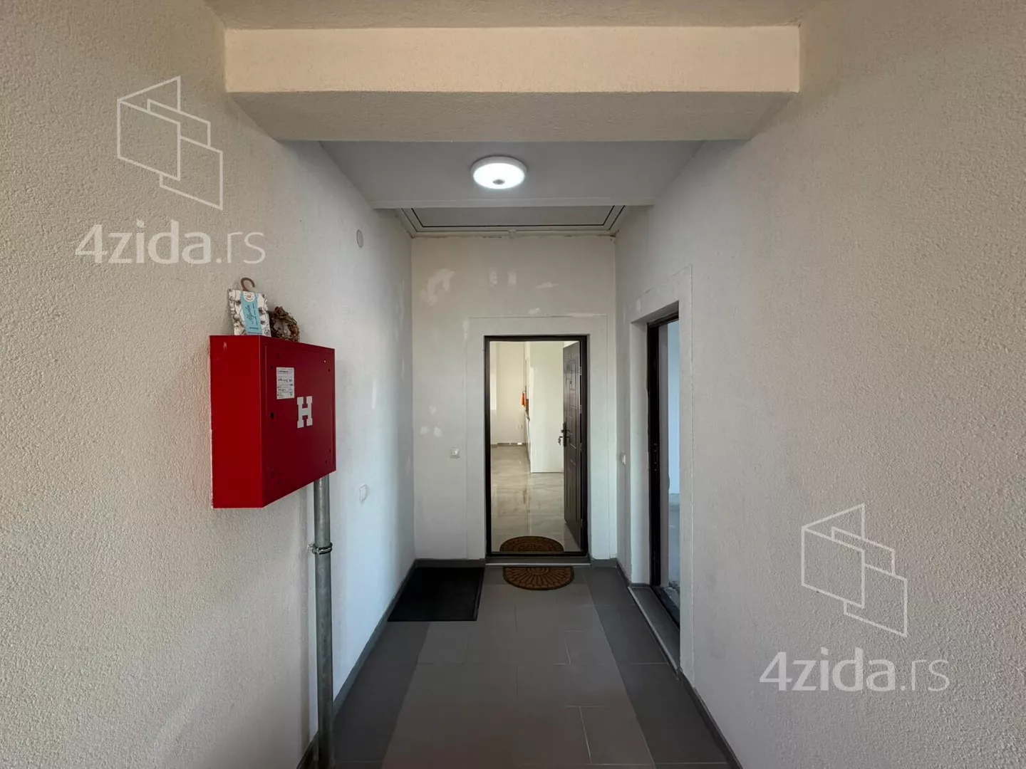 Troiposoban stan | 4zida