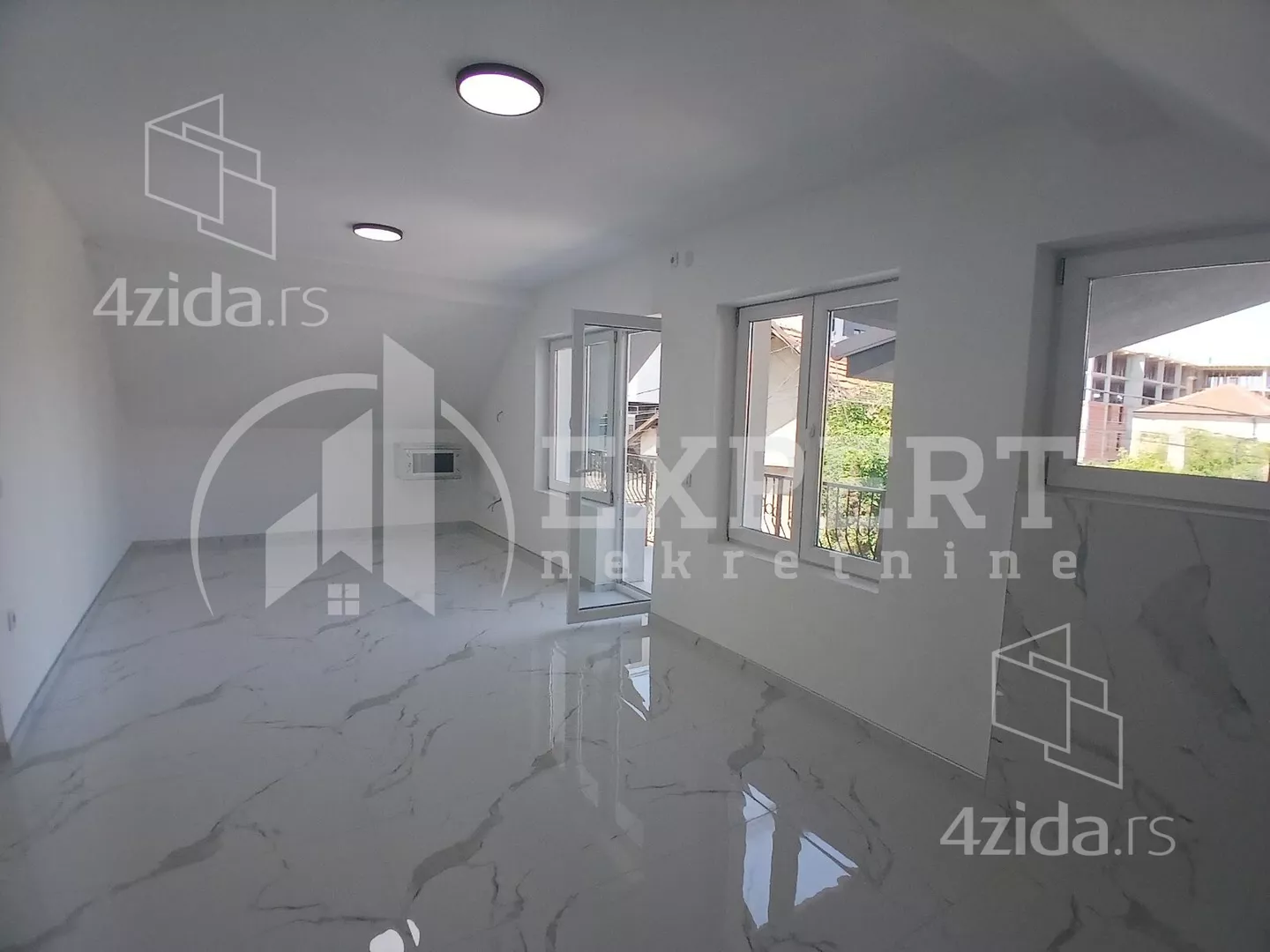 Lokal | 4zida