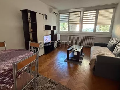 Velizara Kosanovica | 4zida.rs