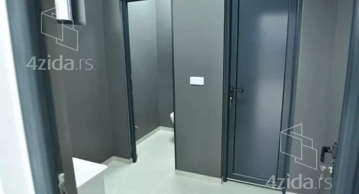 Poslovna zgrada | 4zida