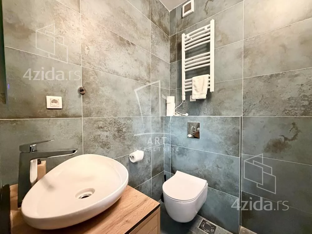 Petosoban stan | 4zida