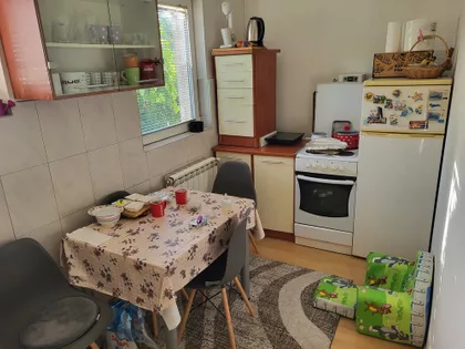 Milana Vujovica | 4zida.rs