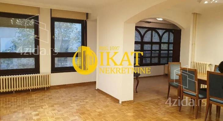 Četvoroiposoban stan | 4zida