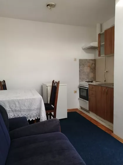 Trg Pavla Stojkovića 3 | 4zida.rs