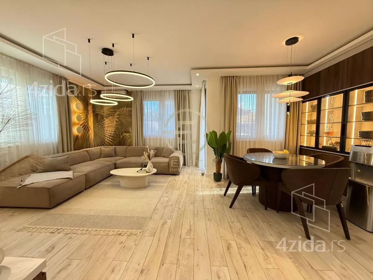 Troiposoban stan | 4zida