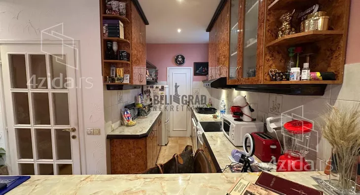 Sedmosoban stan | 4zida