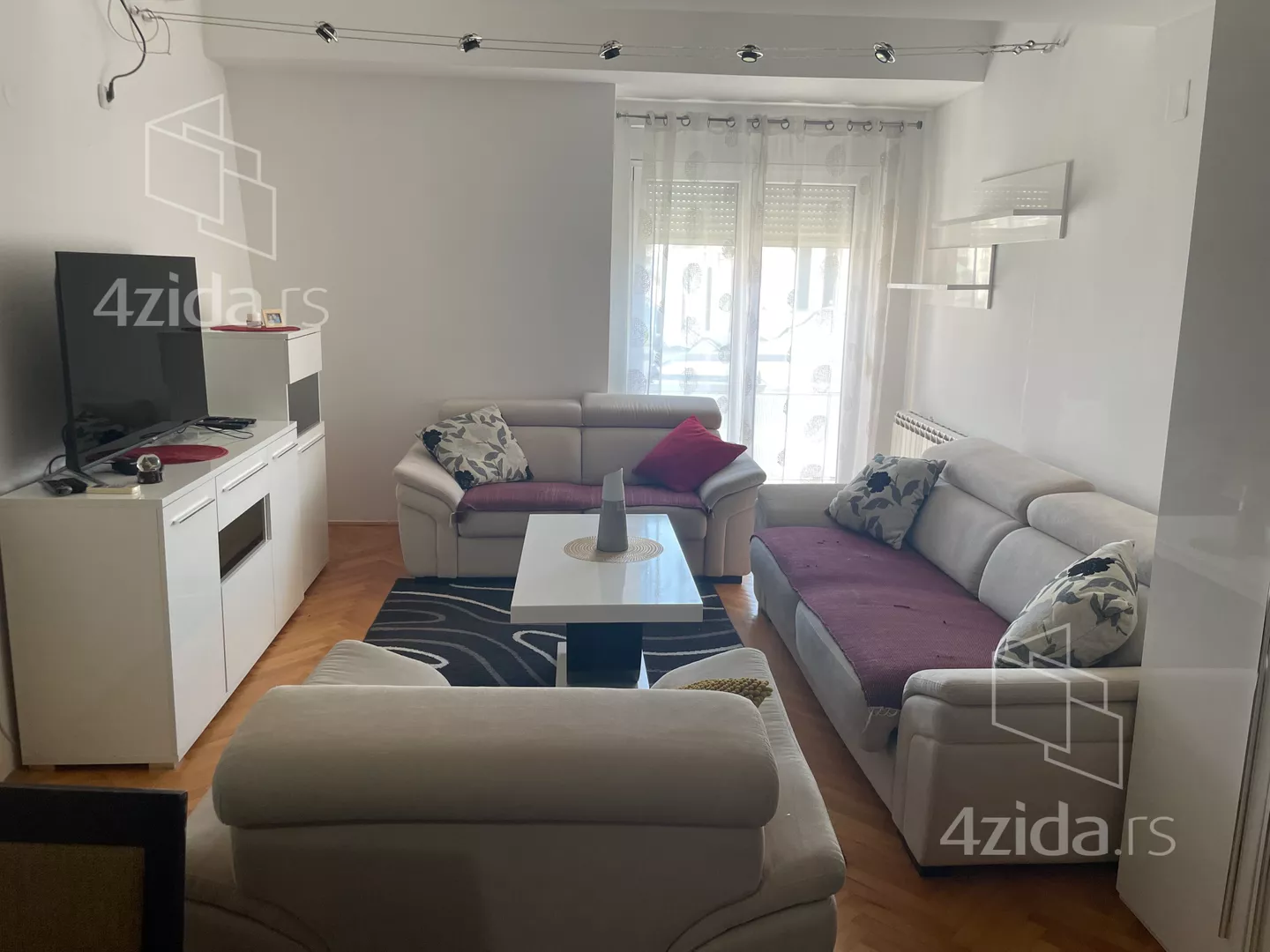 Dvoiposoban stan | 4zida