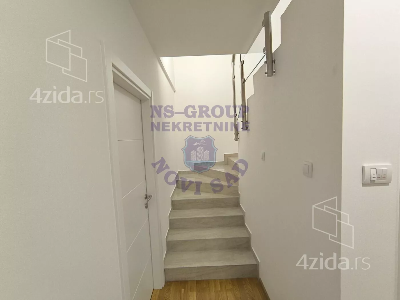 Petosoban stan | 4zida