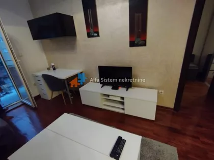 Crveni Krst Vračar | 4zida.rs