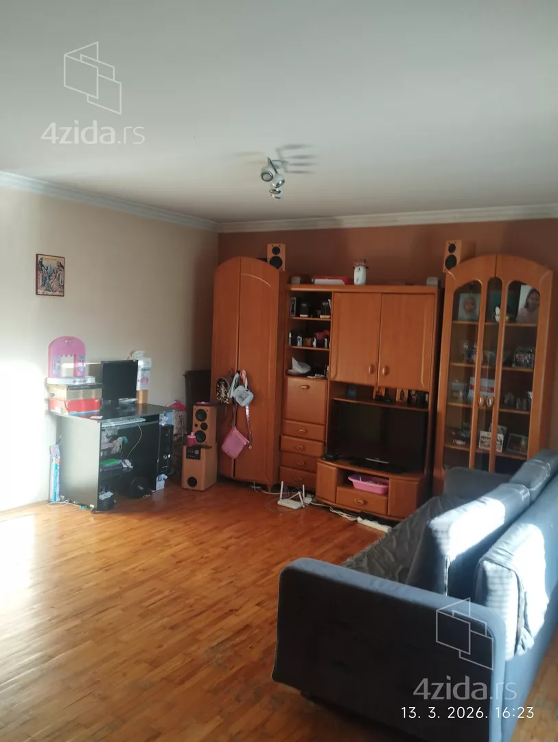 5-etažna kuća | 4zida