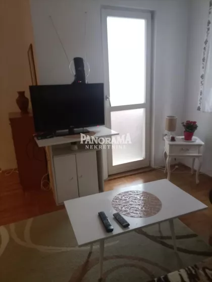 Omladinsko šetalište | 4zida.rs