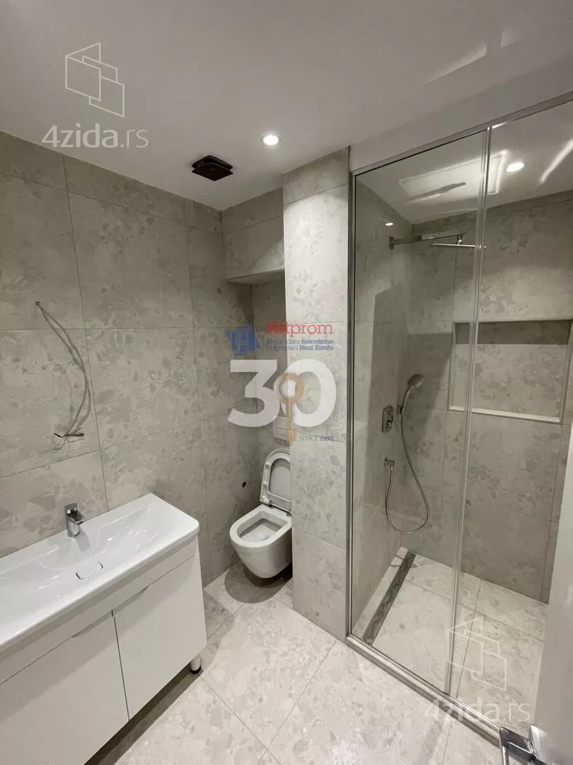 Petosoban stan | 4zida