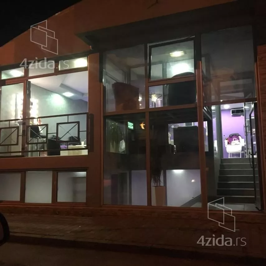 Lokal | 4zida