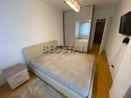 Urosa Martinovica | 4zida.rs