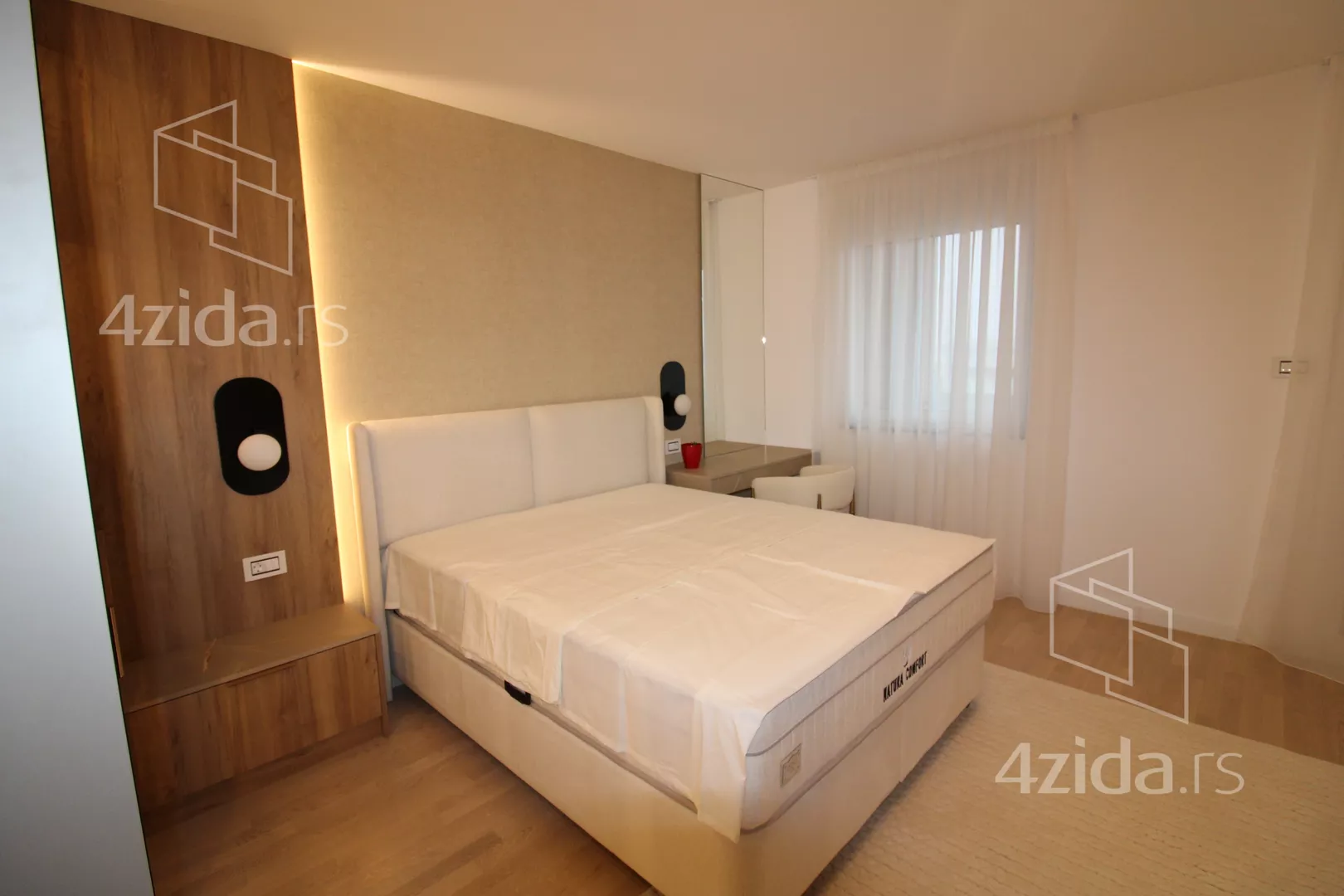 Šestosoban stan | 4zida