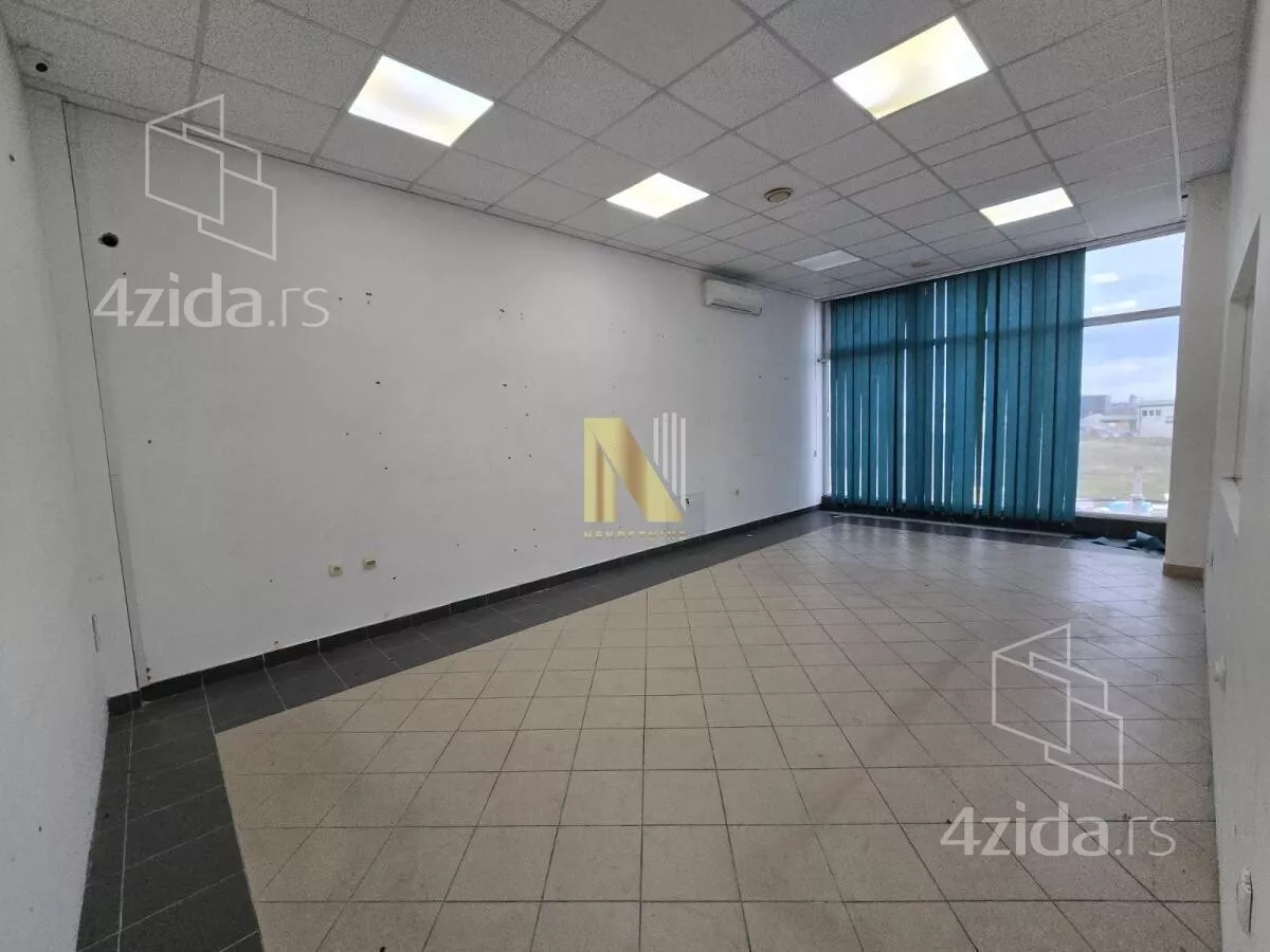 Poslovna zgrada | 4zida