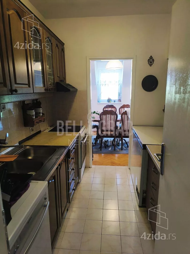 Troiposoban stan | 4zida