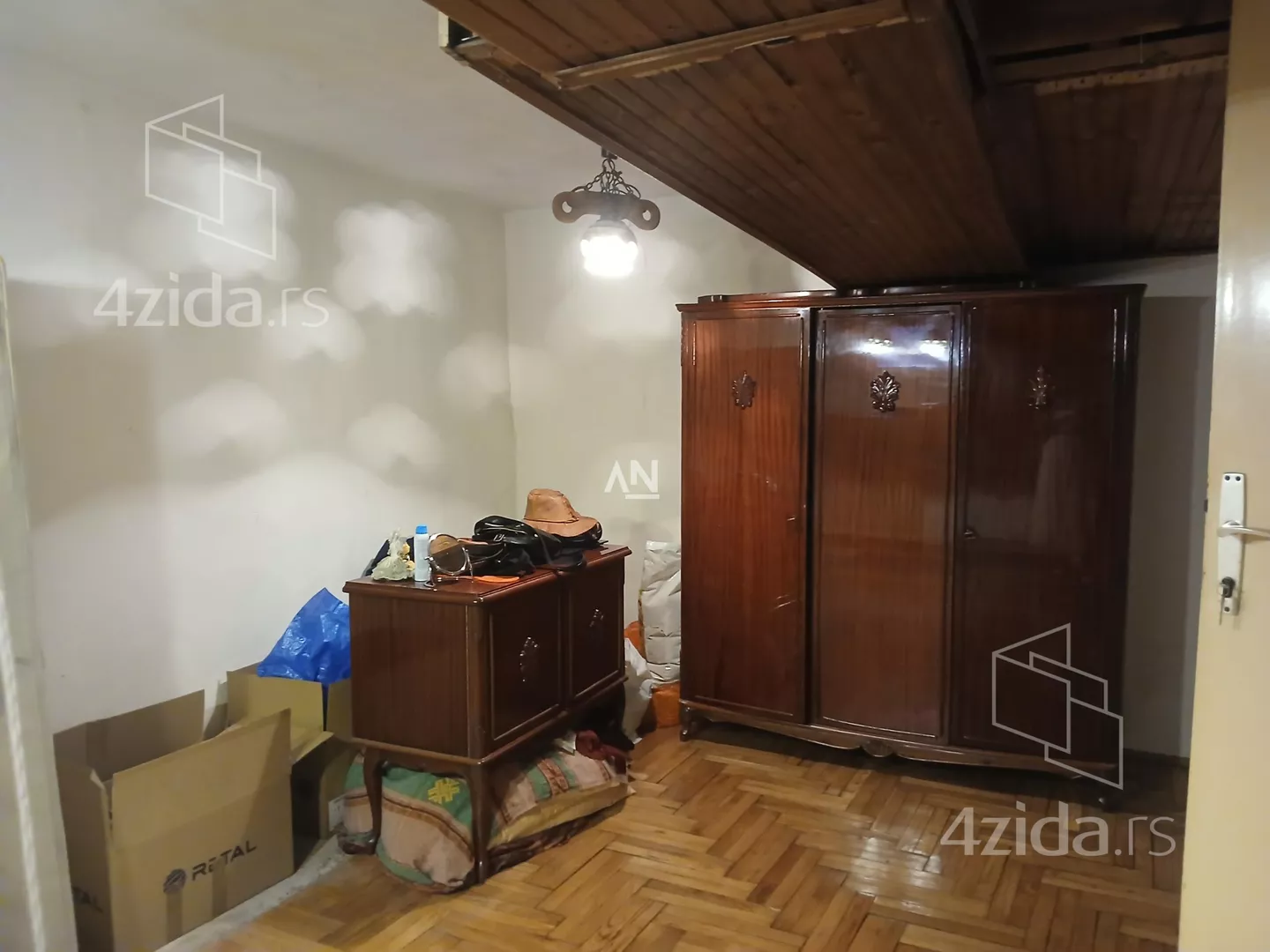 5-etažna kuća | 4zida