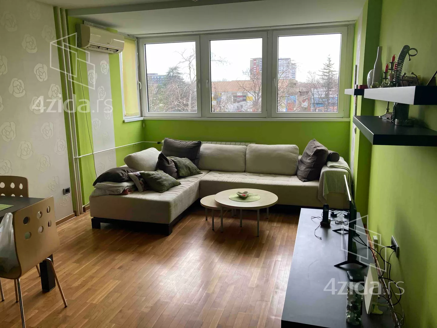 Jednoiposoban stan | 4zida