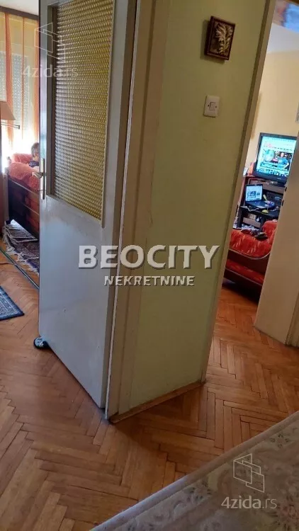Četvoroiposoban stan | 4zida