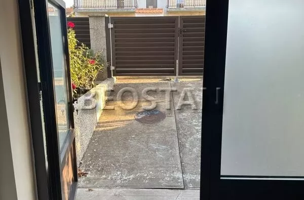 Šestosoban stan | 4zida