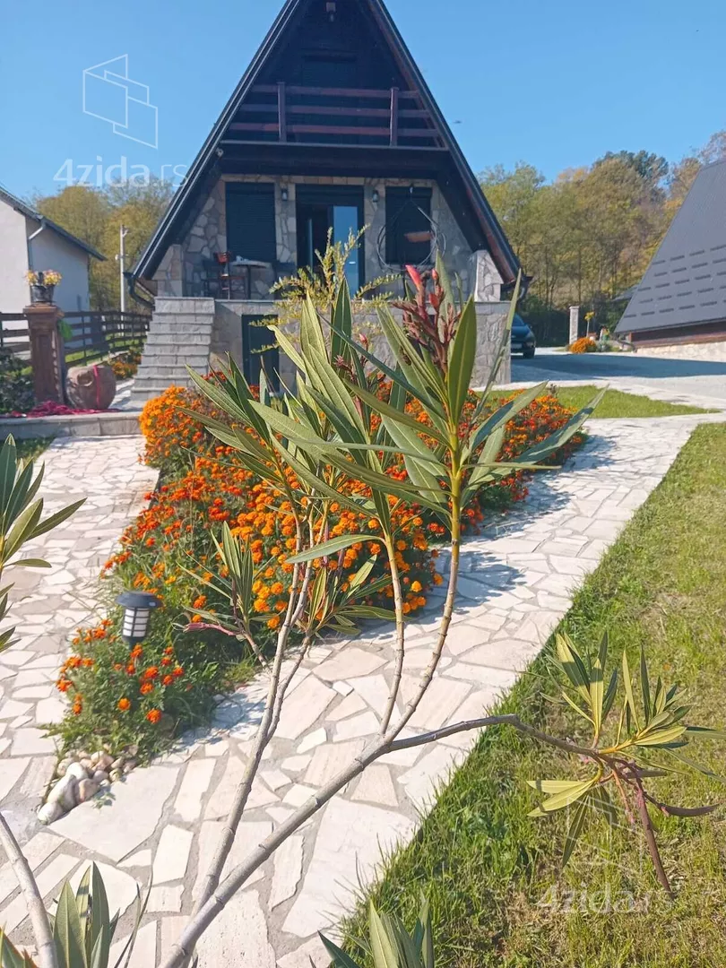 5-etažna kuća | 4zida