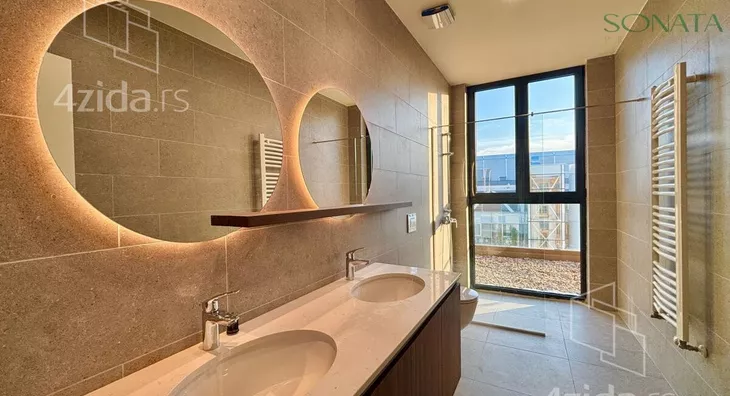 Šestosoban stan | 4zida