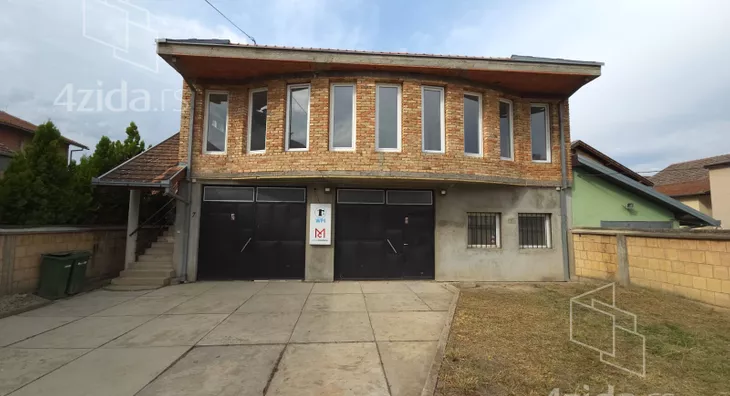 Poslovni prostor | 4zida