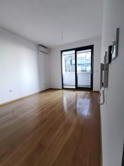 Trg Galerija 3b | 4zida.rs