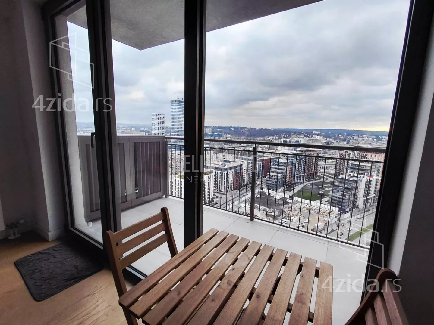 Četvorosoban stan | 4zida