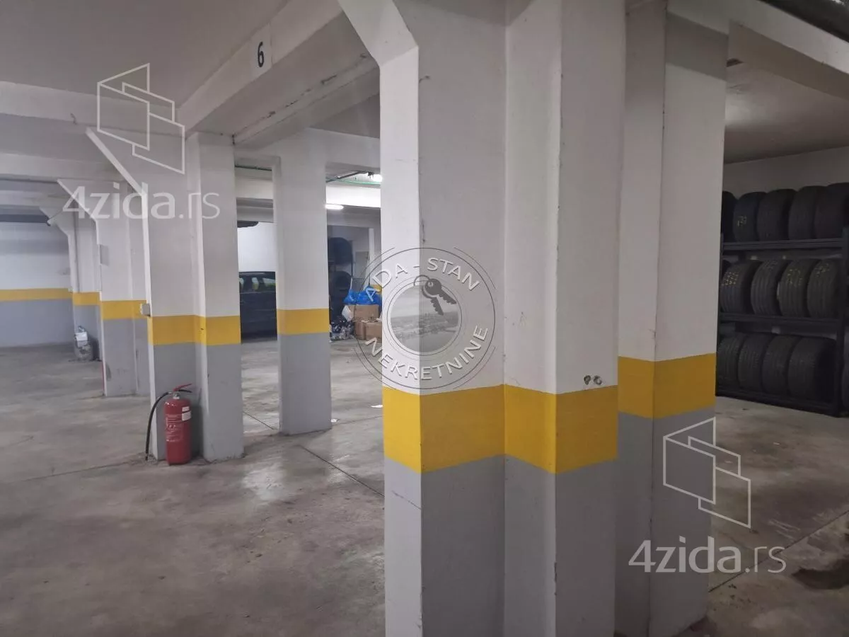 Petosoban stan | 4zida