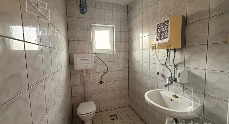 Poslovna zgrada | 4zida