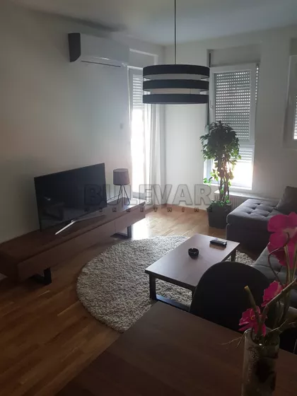 Sestre Baković | 4zida.rs