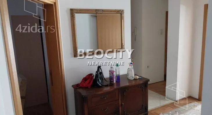 Četvoroiposoban stan | 4zida