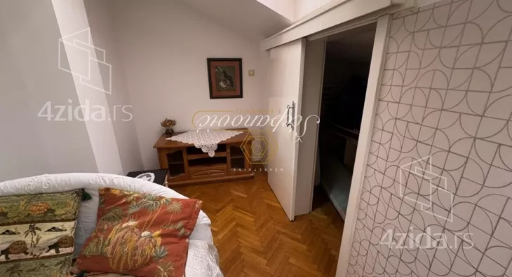 Četvoroiposoban stan | 4zida