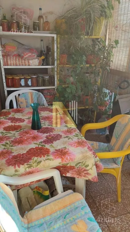 Troiposoban stan | 4zida