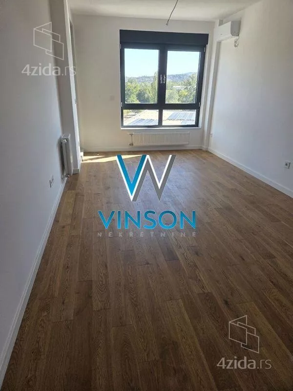 Poslovni prostor · 90 m² · Novi Sad