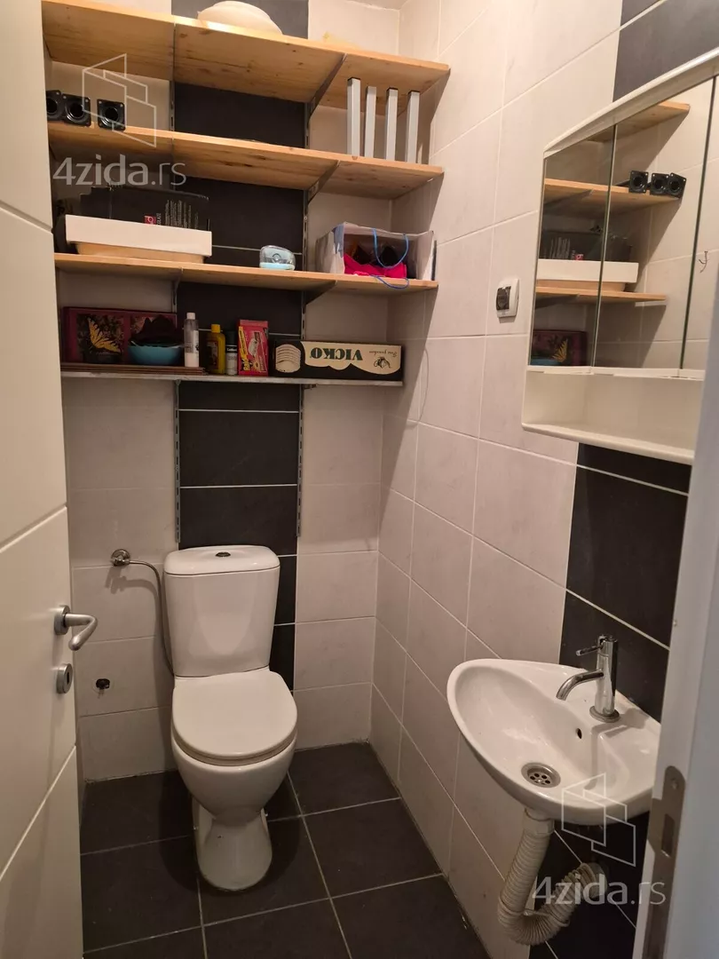 Četvoroiposoban stan | 4zida