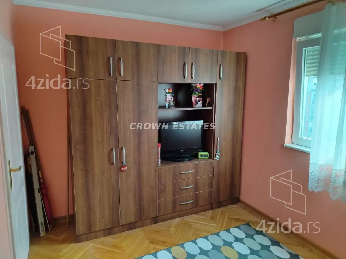 Petosoban stan | 4zida