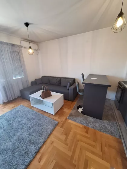 Cara Dušana | 4zida.rs