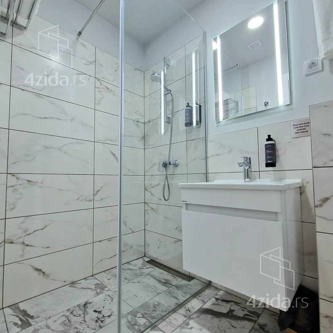 Devetosoban stan | 4zida