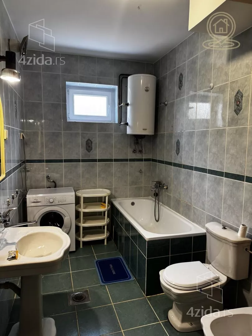 Troiposoban stan | 4zida