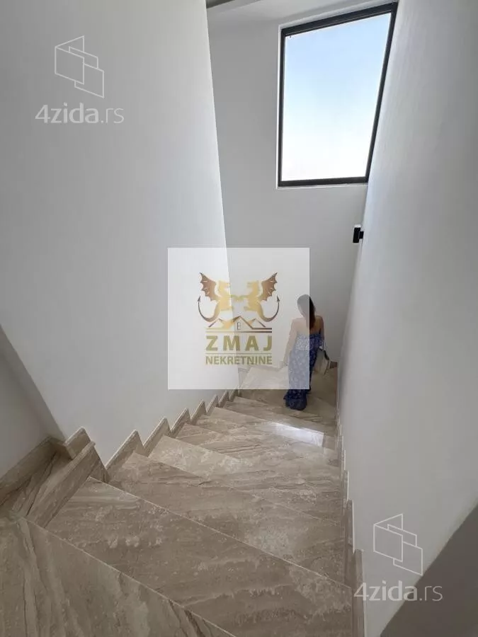 Šestosoban stan | 4zida