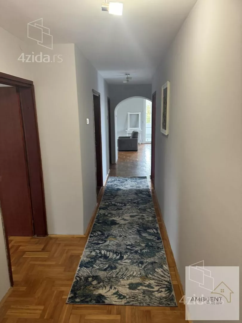 Šestosoban stan | 4zida