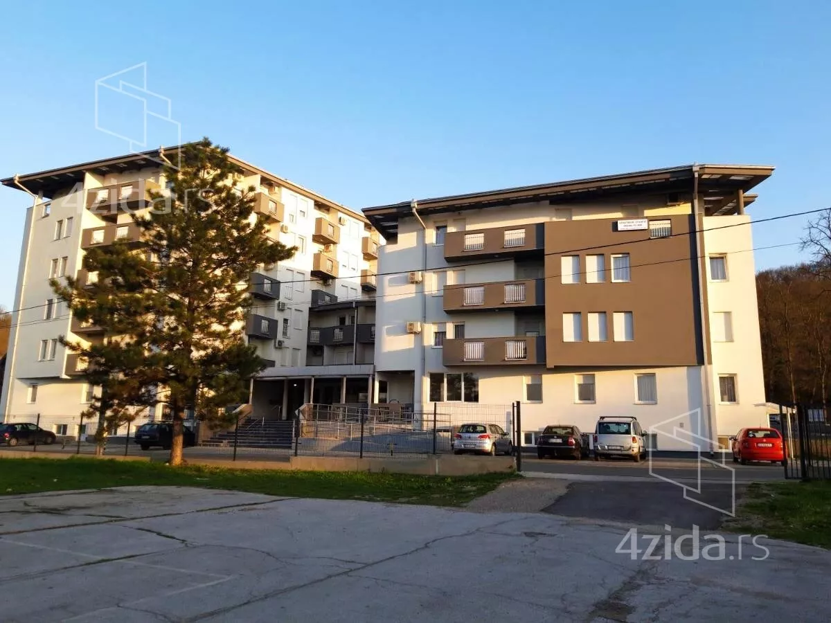 Garsonjera | 4zida