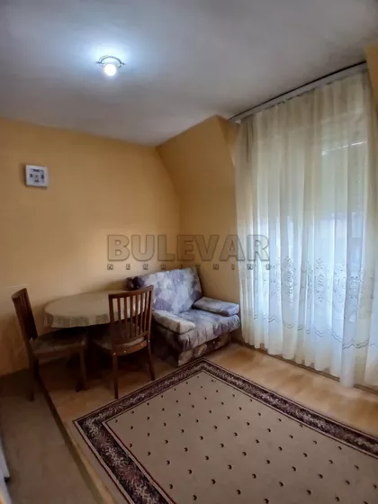 Učitelj Tasina | 4zida.rs