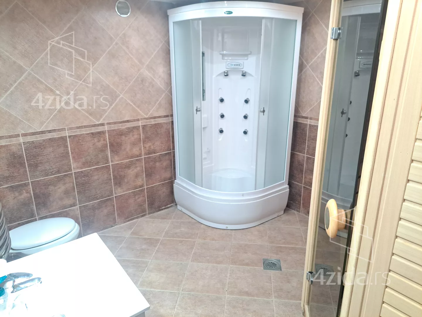 5-etažna kuća | 4zida