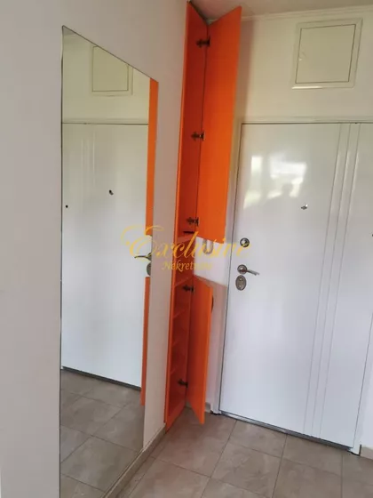 Ustanička | 4zida.rs